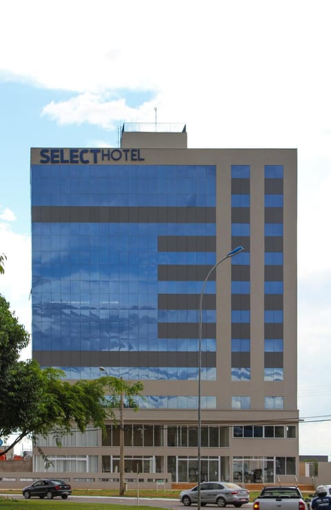 Property building, Facade/entrance, Day