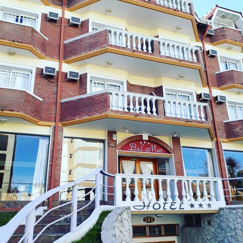 Property building, Facade/entrance, Balcony/Terrace