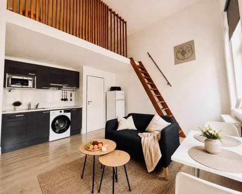 Kitchen or kitchenette, Living room, Seating area