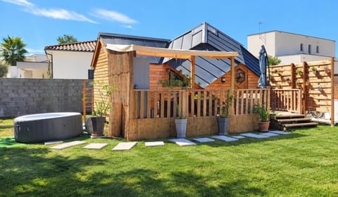 Property building, Garden, Spa and wellness centre/facilities, Garden view