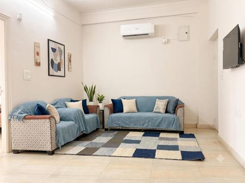 TV and multimedia, Kitchen or kitchenette, Other, Area and facilities, Alcoholic drinks, children, young children, older children, group of guests, Family, furniture, towels, wardrobe, kitchen, acessibility, air conditioner