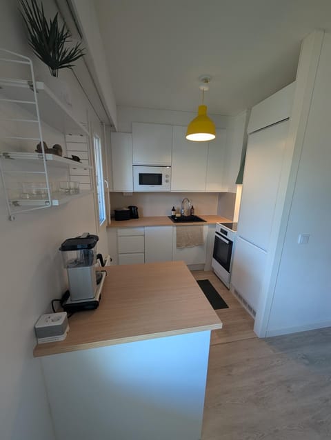 Coffee/tea facilities, Kitchen or kitchenette, dishwasher, oven, toaster