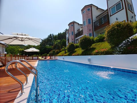 Property building, Swimming pool