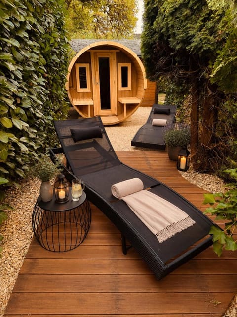 Spring, Day, Natural landscape, Garden, Sauna, Garden view, sunbed