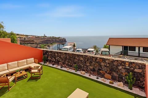 Property building, Balcony/Terrace, Living room