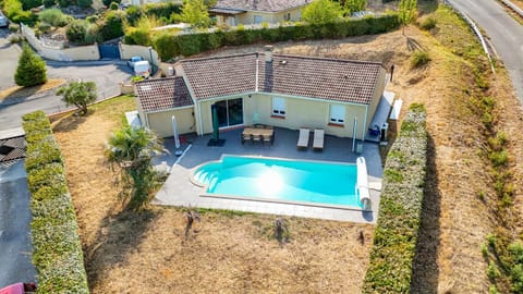 Property building, Bird's eye view, Garden, Garden view, Pool view, Swimming pool, sunbed