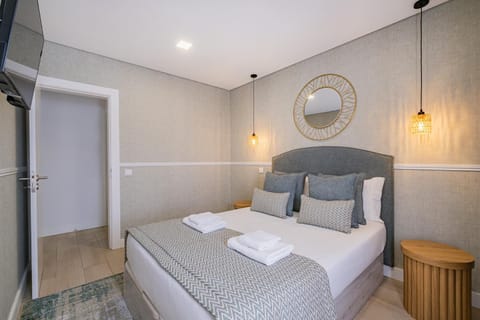 Bed, Photo of the whole room, Bedroom, towels, wardrobe