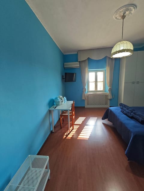 Bedroom, air conditioner
