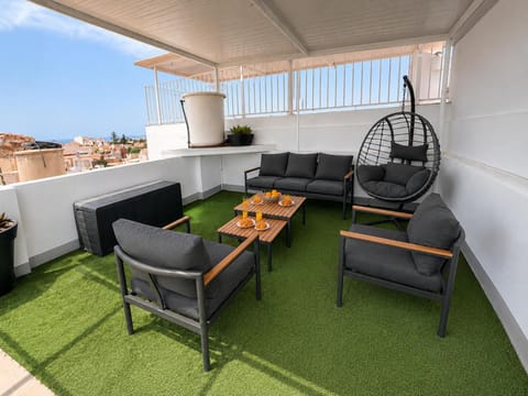 View (from property/room), Balcony/Terrace, Dining area