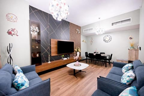 TV and multimedia, Living room, Seating area, Evening entertainment, air conditioner