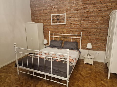 Bed, Photo of the whole room, Bedroom, wardrobe