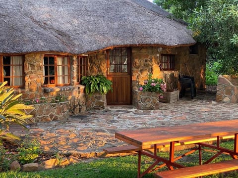 Property building, Patio, Balcony/Terrace, Garden view
