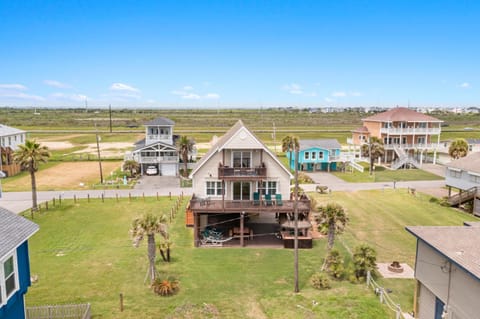 Property building, Day, Neighbourhood, Natural landscape, Bird's eye view, View (from property/room), Balcony/Terrace, Garden view, Parking