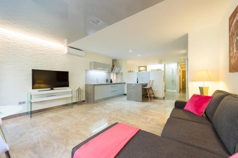 TV and multimedia, Kitchen or kitchenette, Living room