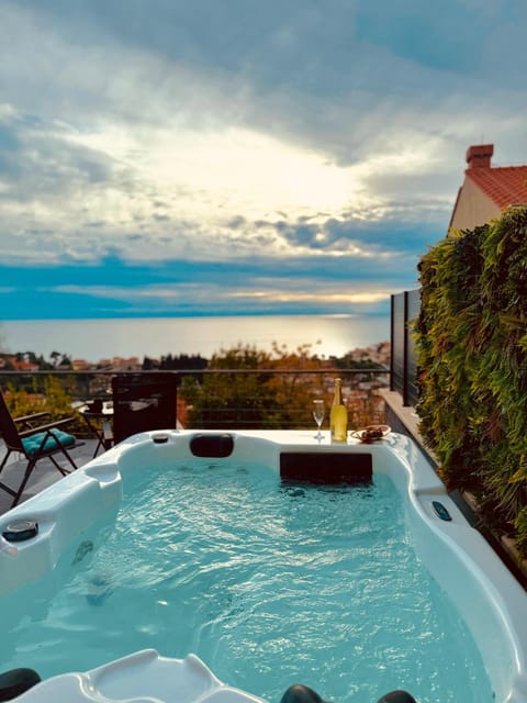 Natural landscape, Hot Tub, Pool view, Sea view, sunbed