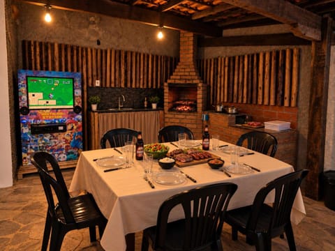 Dining area, Food