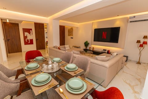 TV and multimedia, Living room, Seating area, Dining area, air conditioner