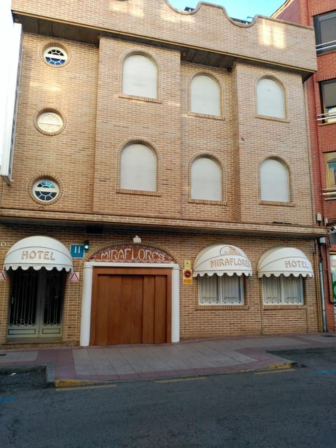 Property building, Day