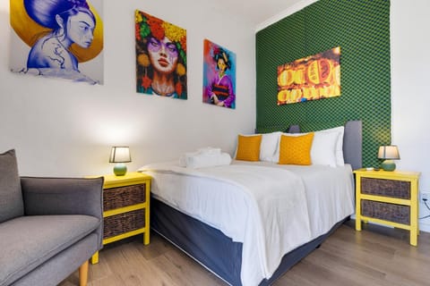 Bed, Decorative detail, Seating area, Bedroom