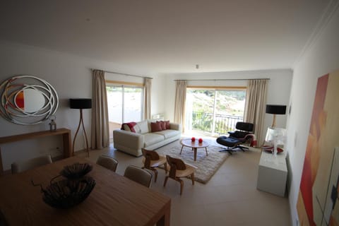 Day, TV and multimedia, Living room, Dining area