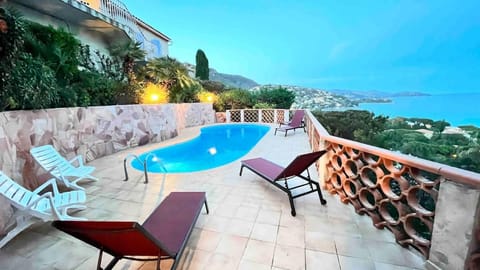Patio, Balcony/Terrace, Sea view, Swimming pool, sunbed