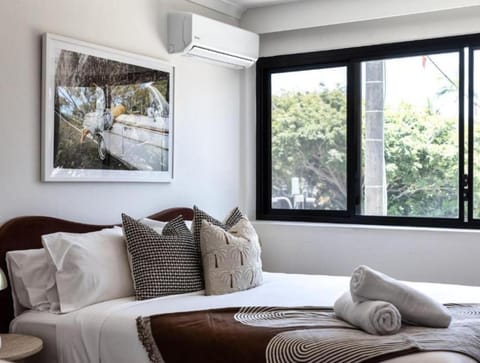 Bed, Photo of the whole room, Bedroom, air conditioner