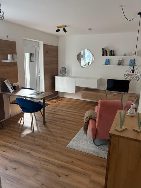 TV and multimedia, Living room, Dining area