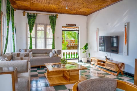 Communal lounge/ TV room, TV and multimedia, Living room, Seating area