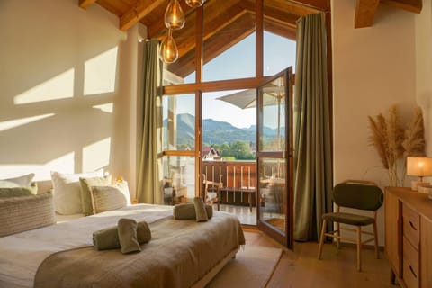 Bed, Natural landscape, Balcony/Terrace, Photo of the whole room, Bedroom, Mountain view