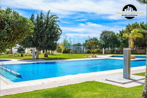 Property building, Swimming pool