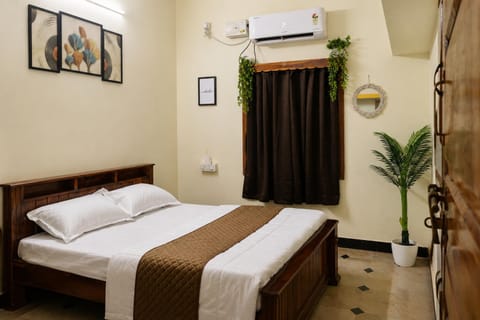 Bedroom, internet, air conditioner