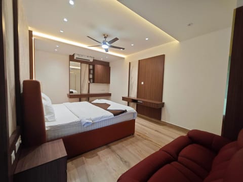 Bed, Photo of the whole room, Bedroom, towels, wardrobe
