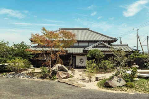Property building, Day, Garden