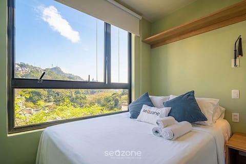 Bed, Bedroom, Mountain view