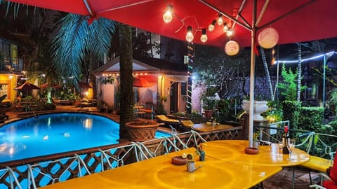 Swimming pool