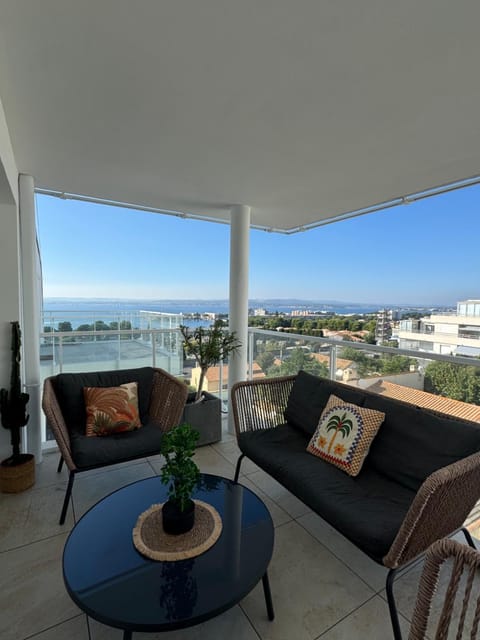 Balcony/Terrace, Dining area, Sea view