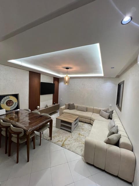 TV and multimedia, Living room, Dining area