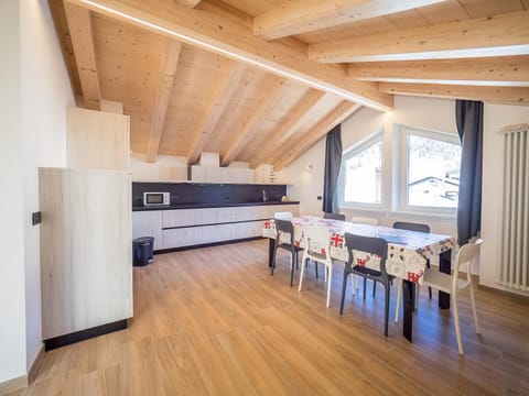 Kitchen or kitchenette, pet friendly