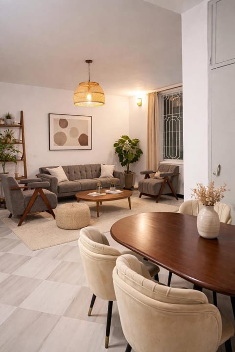Living room, Seating area, Dining area
