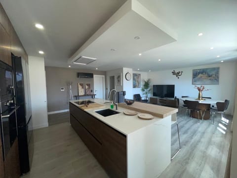 Communal lounge/ TV room
