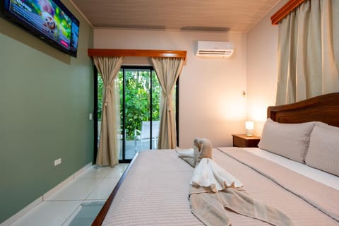 Bedroom, Garden view