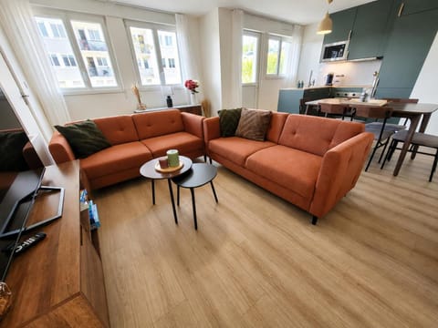 TV and multimedia, Seating area
