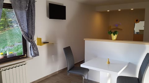 TV and multimedia, Dining area