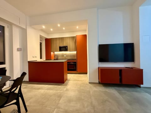 Communal lounge/ TV room, Kitchen or kitchenette, Dining area