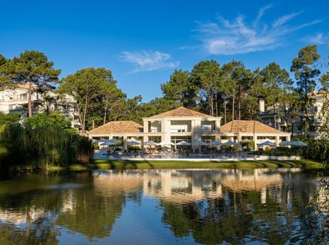 Property building, Spring, Day, Natural landscape, Lake view, River view