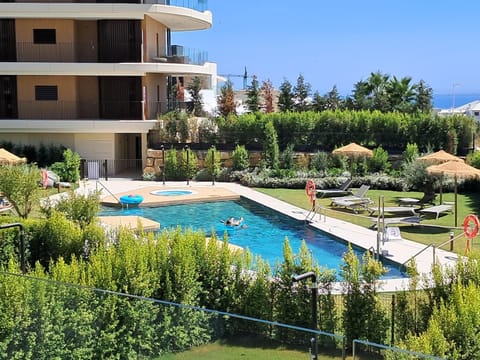 Property building, Swimming pool