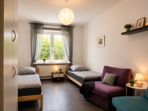 Bed, Photo of the whole room, Seating area, Bedroom