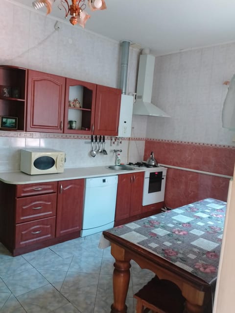 Dining area, dishwasher, stove