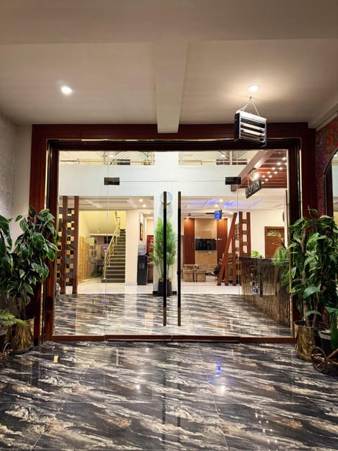 Facade/entrance