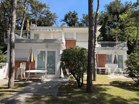 Property building, Garden view